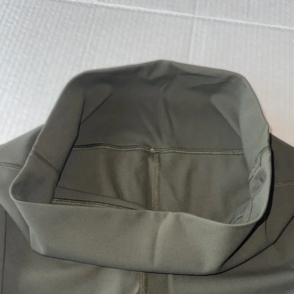 *LIKE NEW* Lululemon 28” Dark Olive Size 8 High-Rise Leggings - Picture 9 of 12